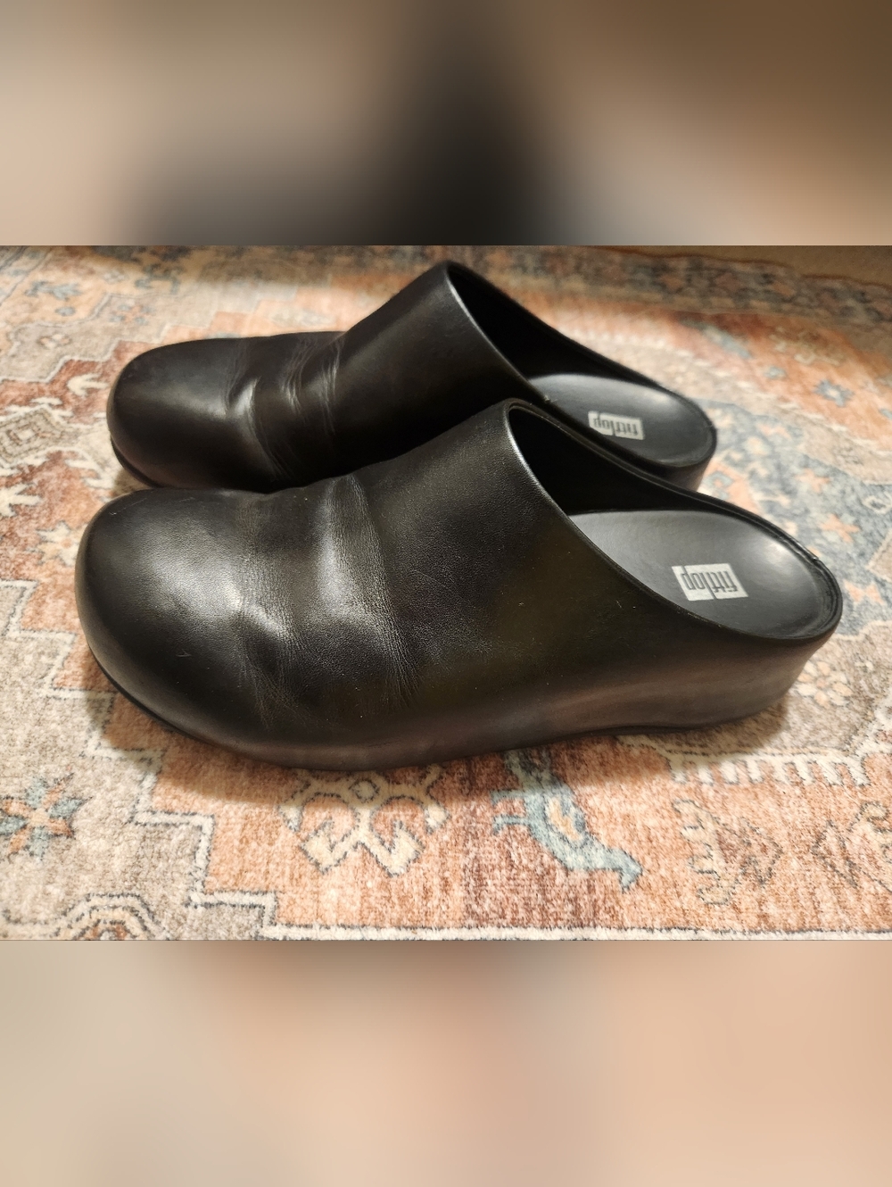 Fitflop Shuv Black Leather Clogs